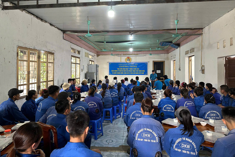 Meals help increase the connection between workers and the trade union organization. Photo: Lao Cai Labor Federation