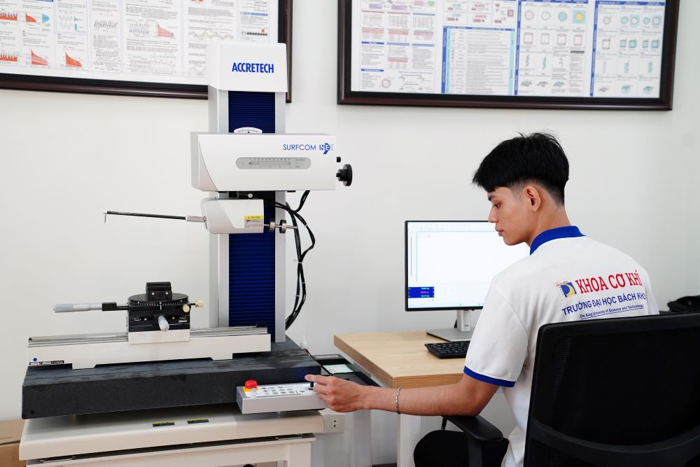 Benchmark score of University of Technology - University of Da Nang. Photo: University of Science and Technology