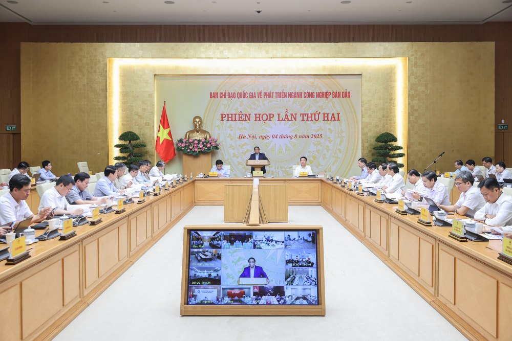 The second meeting of the National Steering Committee on Semiconductor Industry Development. Photo: VGP/Nhat Bac