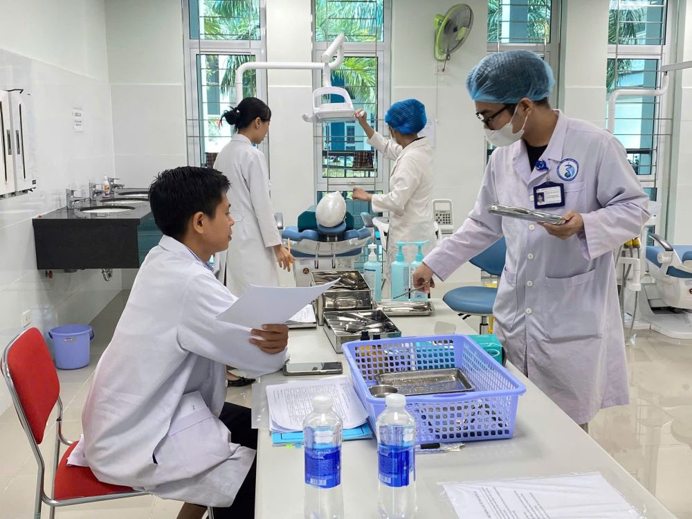 The benchmark score of the School of Medicine and Pharmacy - University of Da Nang is the highest at 25.35 in the field of Medical Testing Engineering. Photo: University of Medicine and Pharmacy