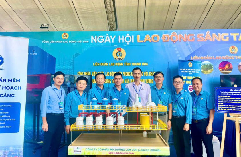 Nguyen Thanh Dong 엔지니어의 '설탕 조리 냄비에 사용되는 저온의 2차 가열 시스템 3차 가열(V2찬 V3) 설계' 이니셔티브. 사진: Quach Du