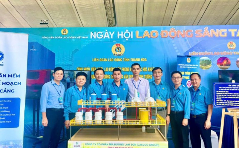 The initiative " Design a second-class, third-class (V2, V3) low- Temperature heating system for cooking pots" by engineer Nguyen Thanh Dong. Photo: Quach Du