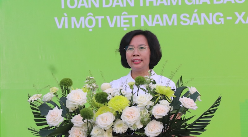 Ba Bui Huyen Mai, Pho Chu tich Thuong truc Uy ban MTTQ Viet Nam TP Ha Noi tai Le phat dong. Anh: Nguyen Linh