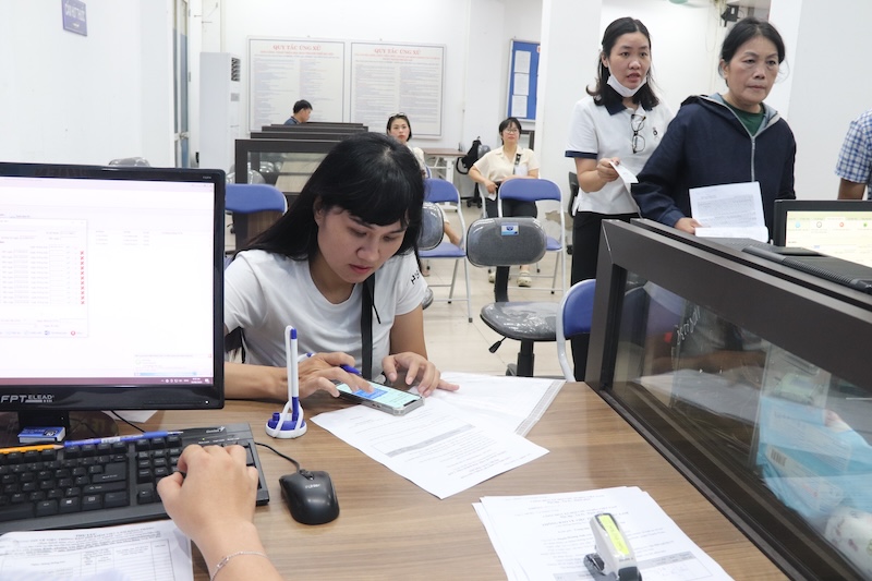 Cac nganh nghe nhu det may, da giay, thuong mai - dich vu co nhu cau tuyen dung lon. Anh: Nguyen Linh