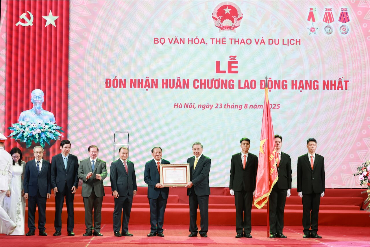 Tong Bi thu