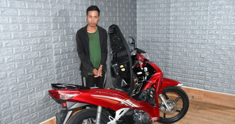 Tra Vinh phuong 警察は、財産窃盗の前科が2つある容疑者と協力しています。写真:警察提供