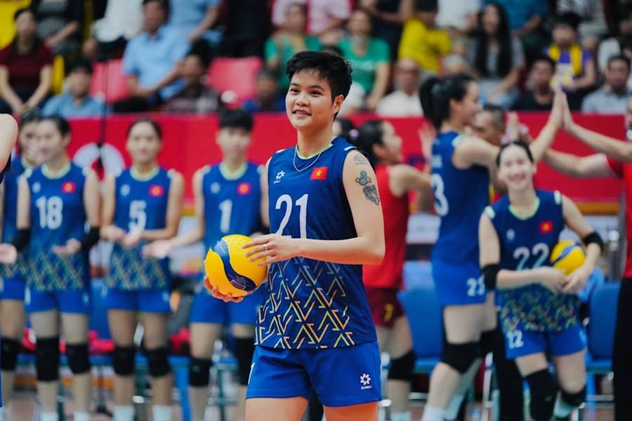 베트남 U21 여자팀 선수들이 2025년 전국 청소년 클럽 배구 선수권 대회에 참가할 예정입니다. 사진: VFV