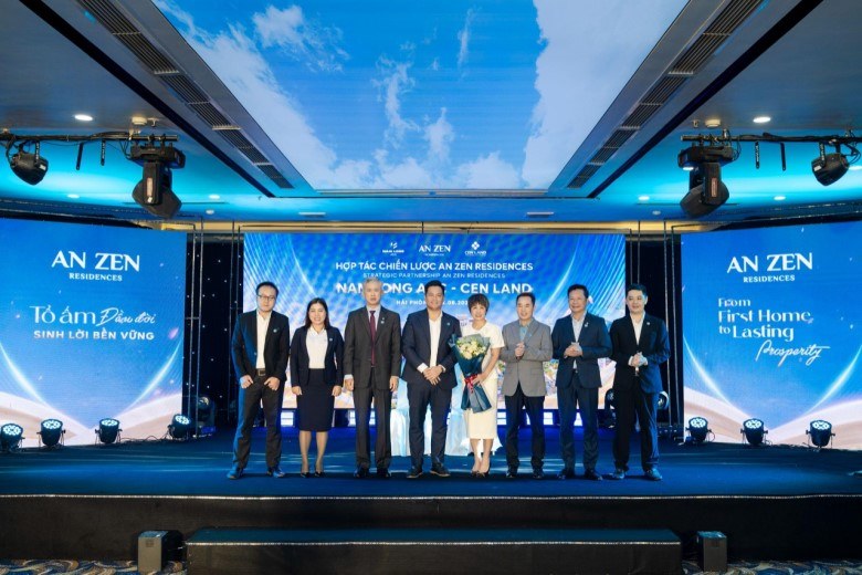 Nam Long ADC and Cen Land leaders signed a strategic cooperation agreement, Cen Land officially distributed the An Zen Residences project. Photo: Cen Land