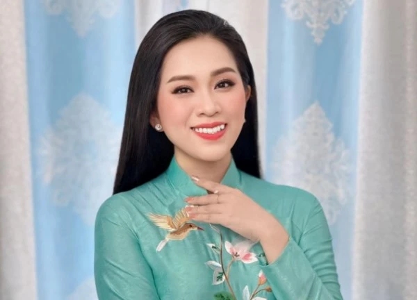 Singer Hong Phuong is the niece of artist Vu Linh. Photo: Jet Producer.