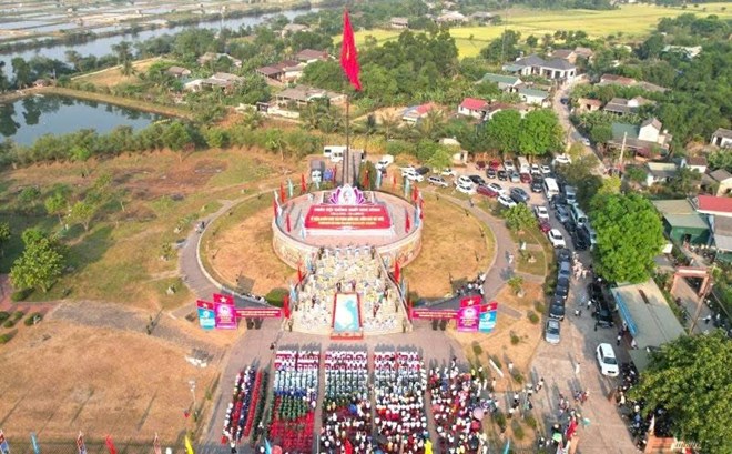 Di tich quoc gia dac biet Doi bo Hien Luong - Ben Hai se tam dung don khach tham quan ke tu ngay 23.8 cho den khi co thong bao moi. Anh: Hung Tho