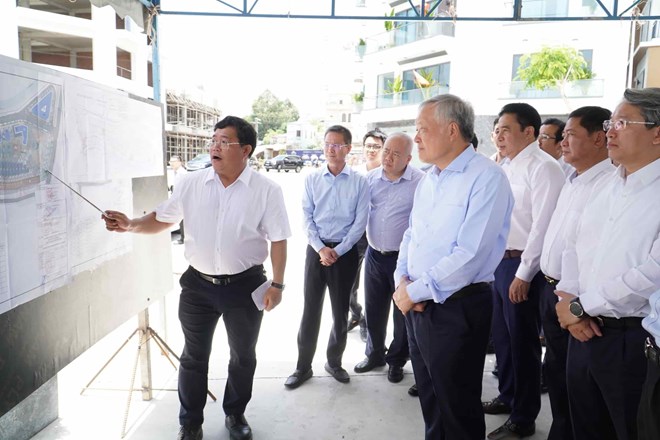 Phó Thủ tướng Thường trực Nguyễn Hòa Bình kiểm tra 2 dự án lớn vướng mắc ở Khánh Hòa