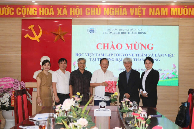 Buoi lam viec mo ra co hoi du hoc va viec lam tai Nhat Ban cho sinh vien TDU, TP Hai Phong. Anh: Truong Dai hoc Thanh Dong