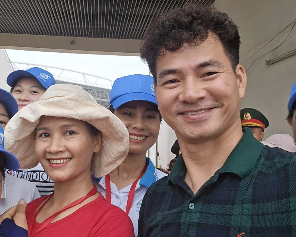 NSND Xuan Bac gap lai dien vien Minh Nguyet. Anh: Nhan vat cung cap