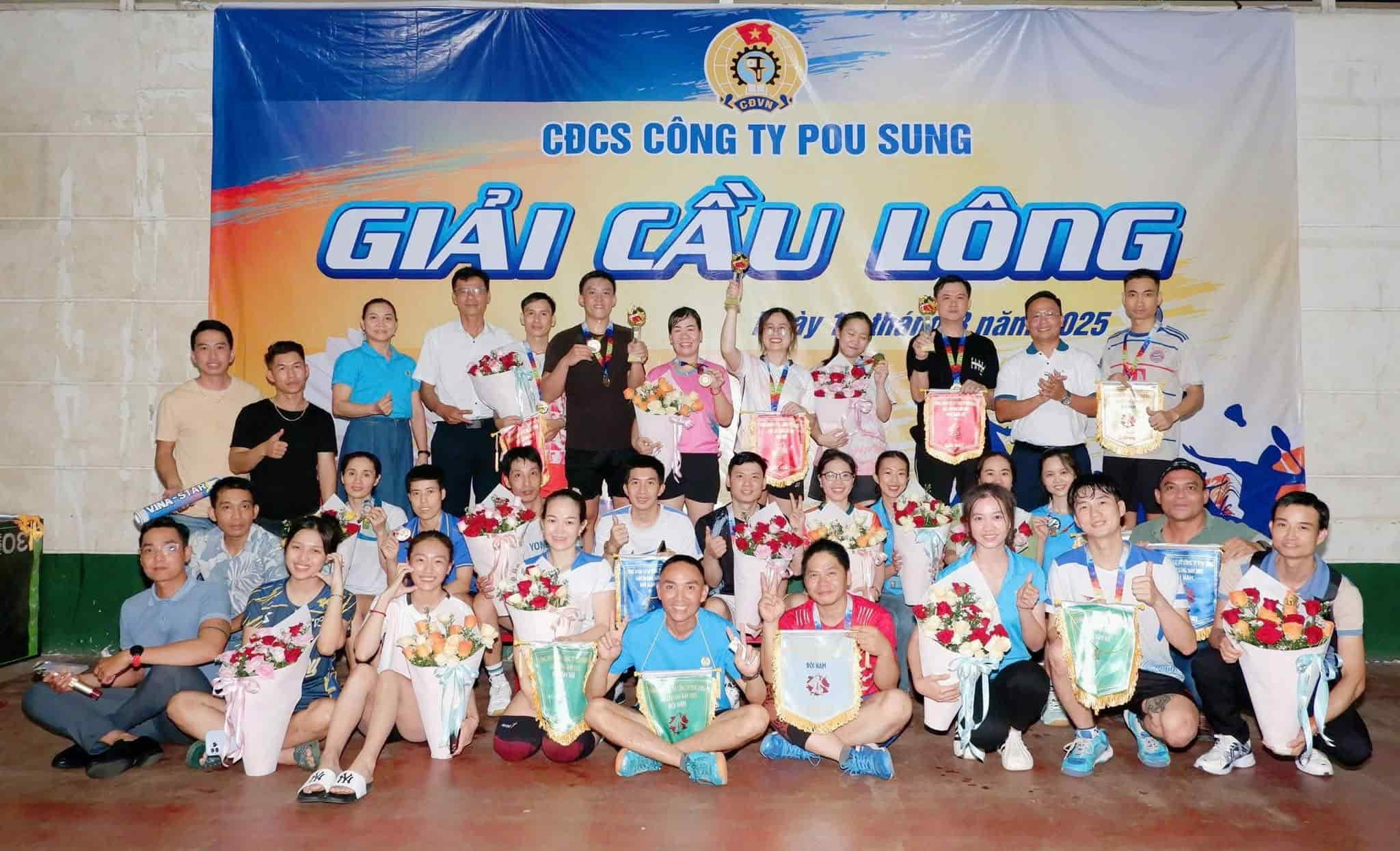 노동자 공무원 노동자를 위한 배드민턴 대회. 사진: Pou Sung Vietnam Co. Ltd. 노동조합 지부