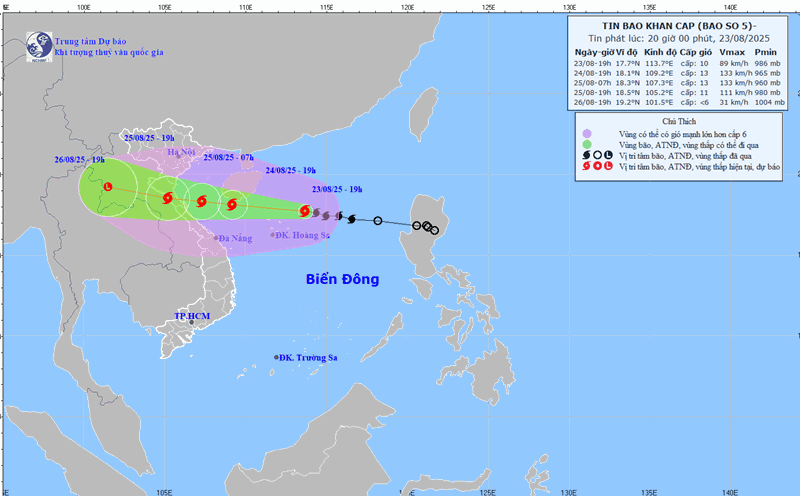 Weather forecast for tomorrow is widespread thunderstorms due to the impact of storm No. 5 Kajiki. Photo: NCHMF