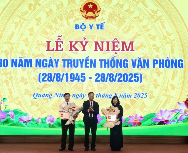 Anh: Bo Y te