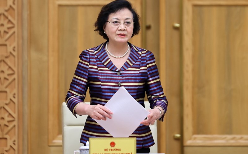 Minister of Home Affairs Pham Thi Thanh Tra emphasized the need to carefully review and retain capable cadres; not to let policies be taken off according to Decree 178. Photo: VGP