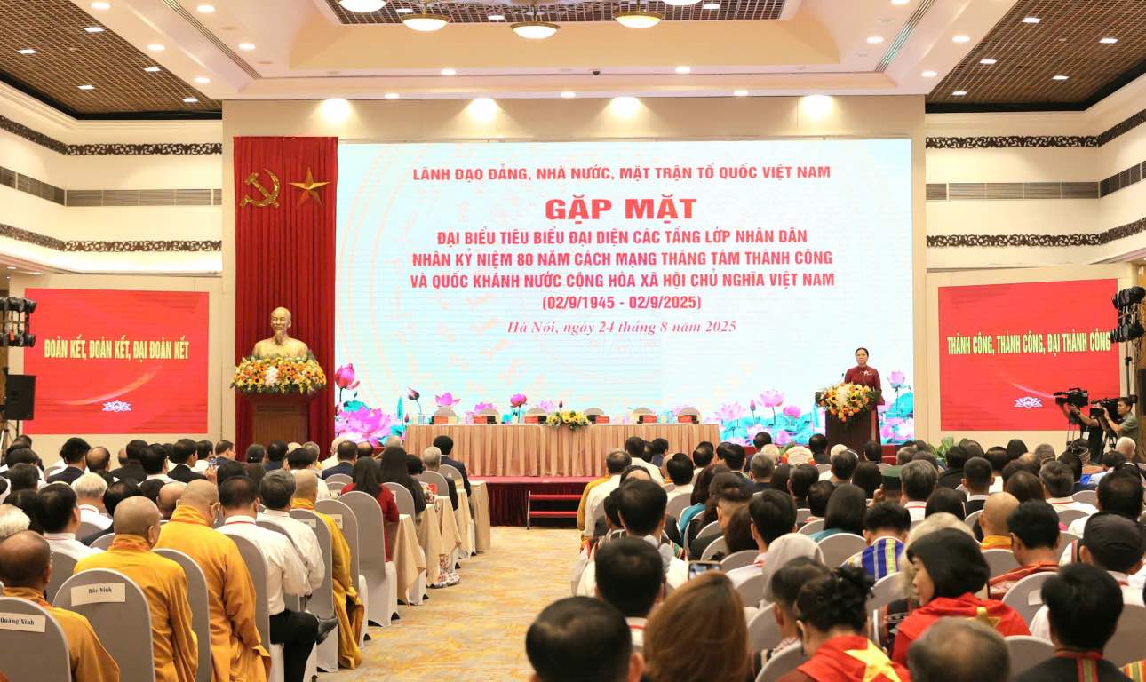 Toan canh buoi gap mat