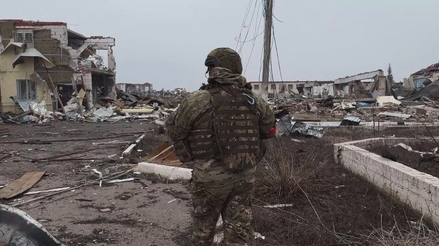 Soldados rusos en una zona de guerra en Ucrania. Foto: Xinhua