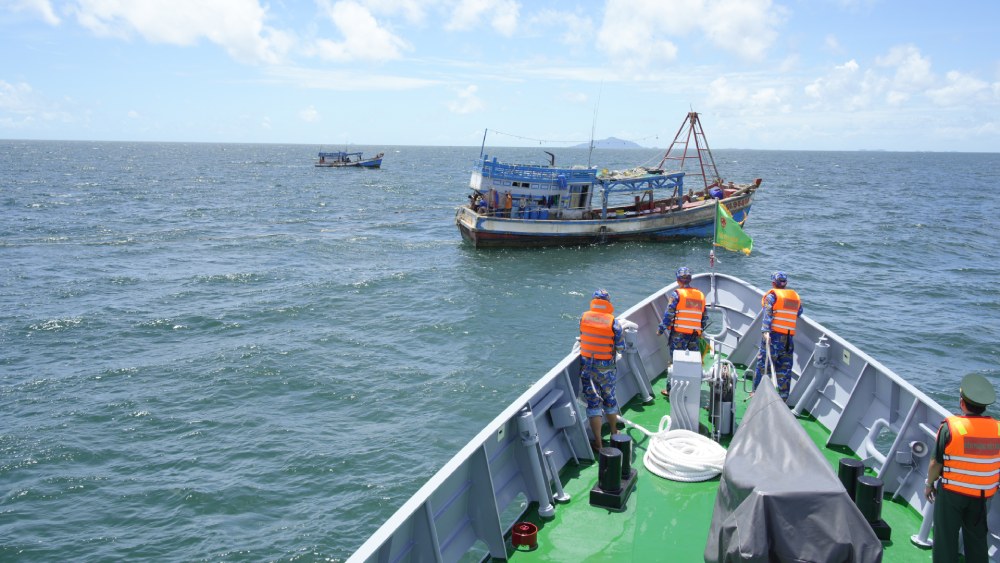 The IUU inspection team, Border Guard Command surveyed and inspected the sea area of An Giang province. Photo: Tien Vinh