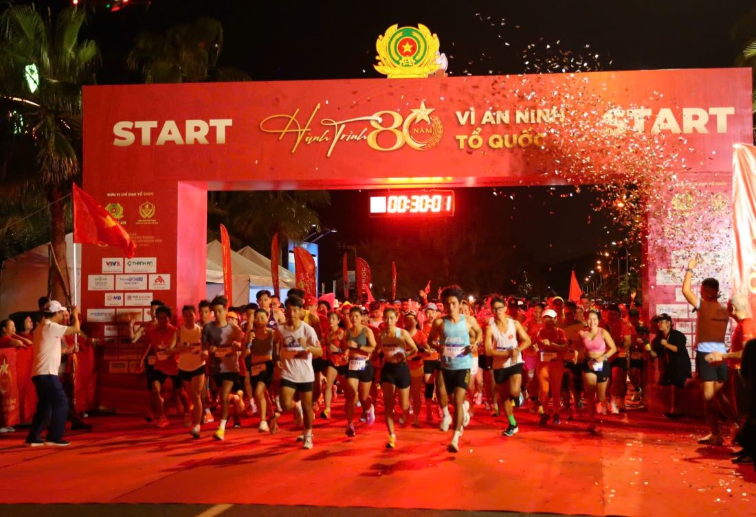 Cac van dong vien chay Marathon tai su kien. Anh: Duy Tuan