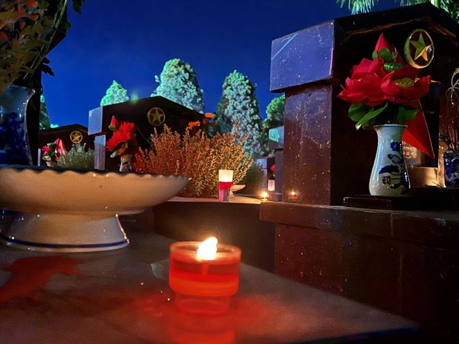 Decree 129/2025 clearly states that the Council for confirming meritorious people at the commune level is chaired by the Chairman of the People's Committee. In the photo is the Hanoi Martyrs' Cemetery. Photo: Pham Dong