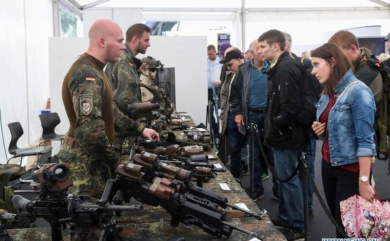 The German army introduced weapons to visitors at an event. Photo: Xinhua