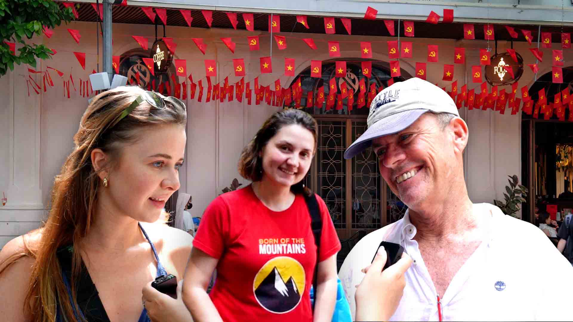 外国人観光客は、9月2日の合同軍事演習の活気ある雰囲気に興奮しています。