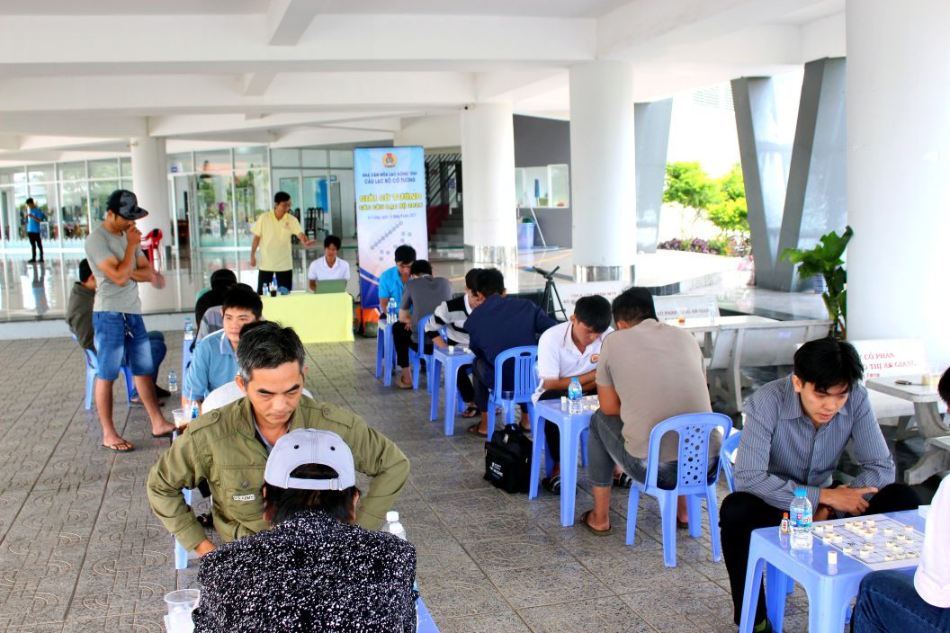 Cach khong xa diem huong dan lam gio hoa vai la hoat dong cau lac bo co tuong. Anh: Lam Dien