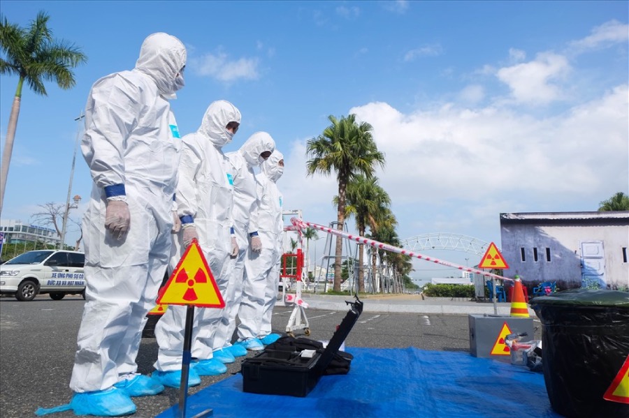 The Ministry of Home Affairs has responded to readers' questions about the instructions for determining the title of radiation officer. Photo: H.Vinh