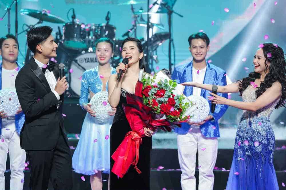 Le Quyen tiet lo ve liveshow rieng c