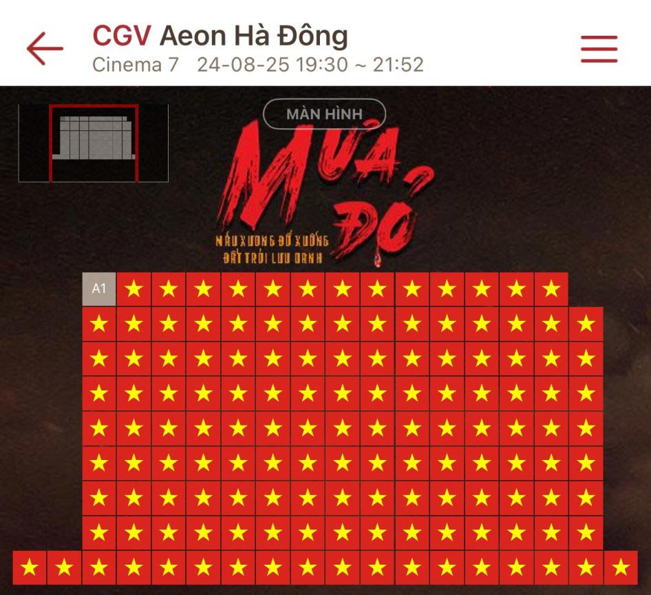 Mot suat chieu “Mua do” khung gio toi tai rap chieu phim o Aeon Mall Ha Dong (Ha Noi) duoc khan gia dat cho truoc kin cho. Anh chup man hinh