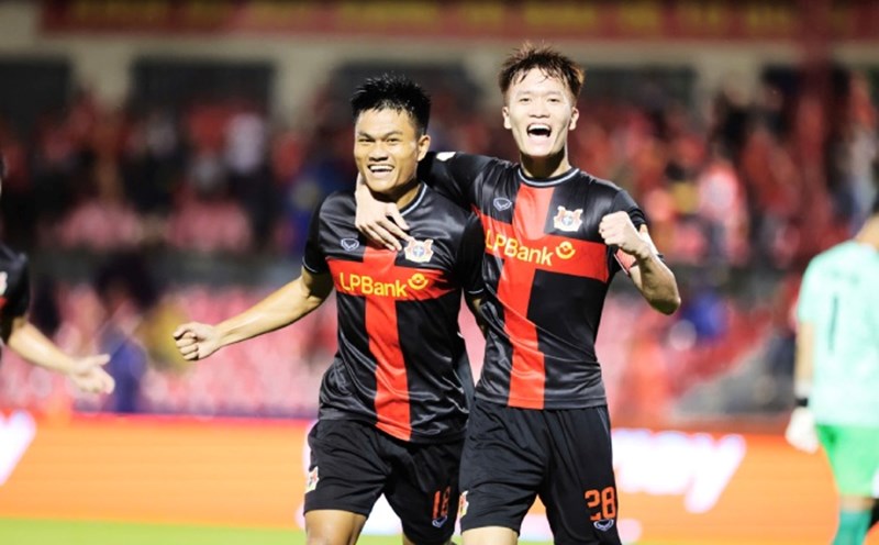 Ninh Binh FC leads the V.League 2025-2026 rankings after 2 rounds. Photo: Nhat Anh