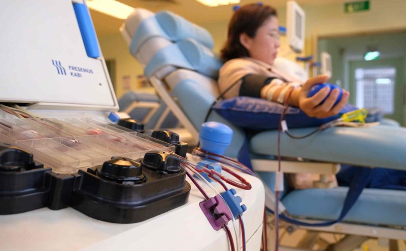 People donate blood voluntarily. Photo: Phong Linh