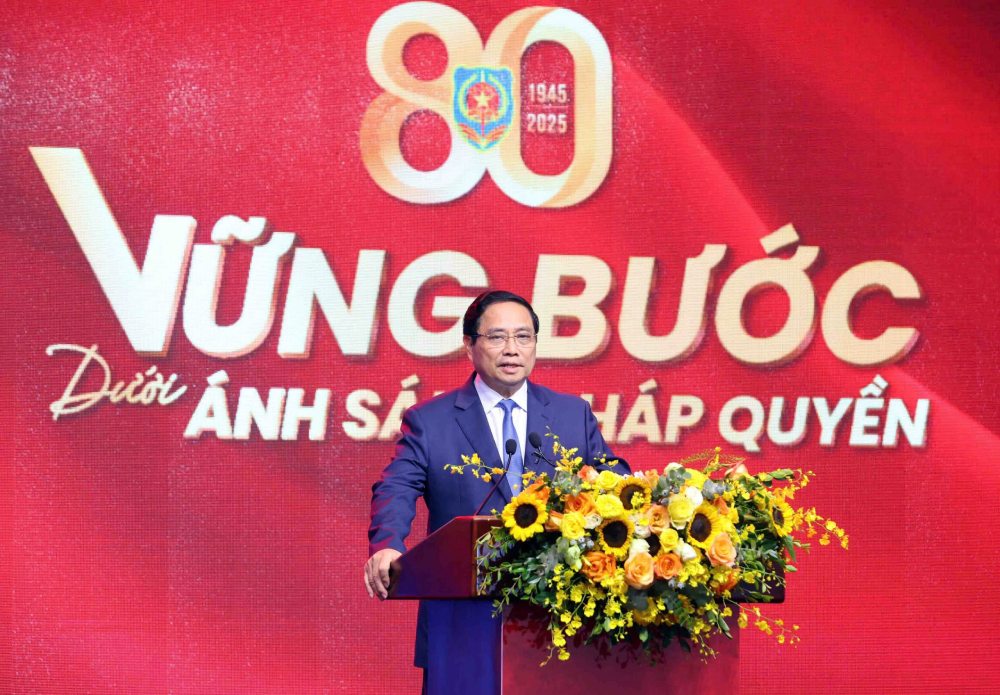 Prime Minister Pham Minh Chinh proposed to focus on thoroughly grasping and implementing "5 viewpoints" at the 80th anniversary of the Judicial Traditional Day. Photo: Cao Nguyen