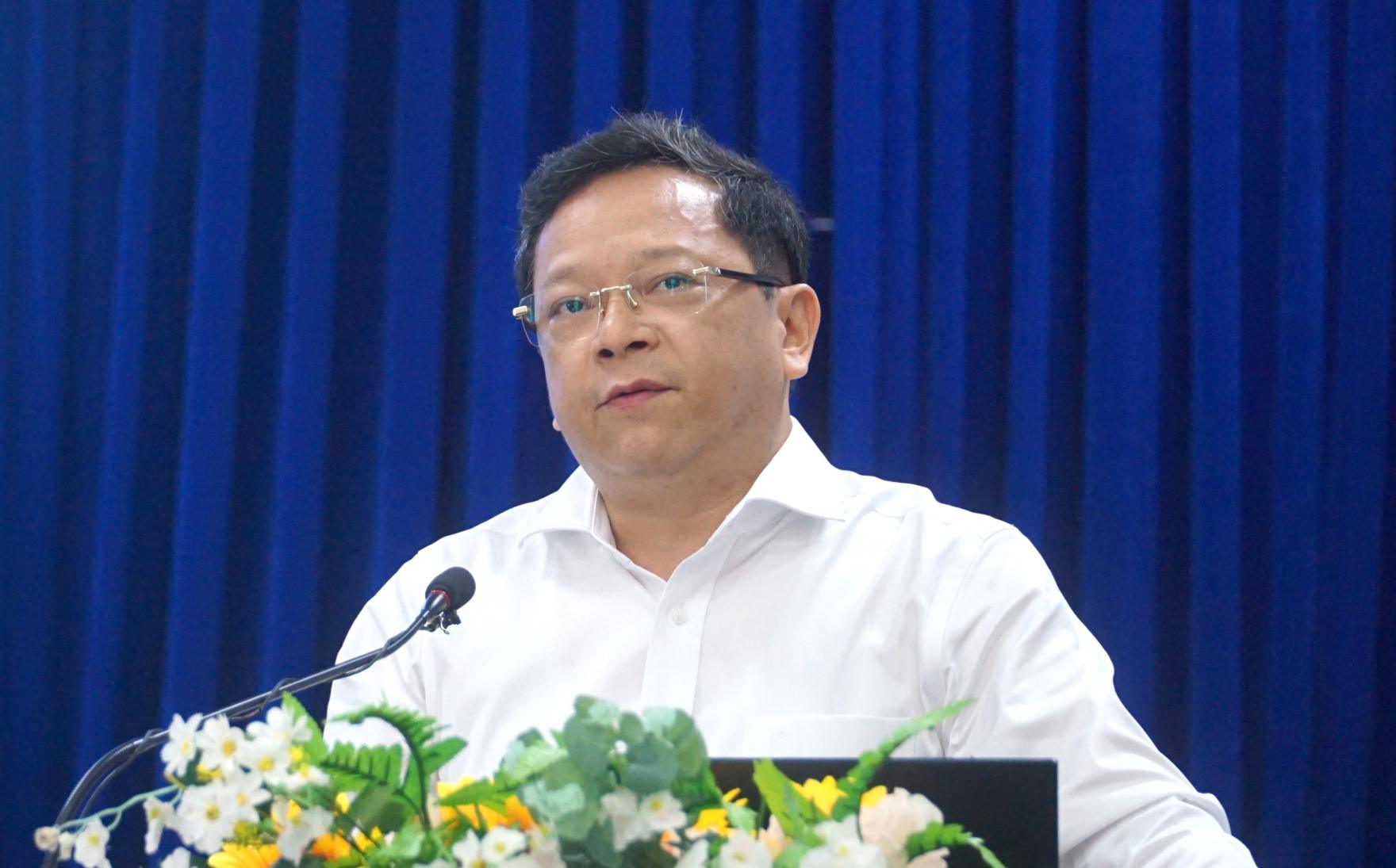 TS. Nguyen Duc Hien, Pho Trưong Ban Chinh sach, chien lưoc Trung ương phat bieu tai hoi thao. Anh: Nhat Ho