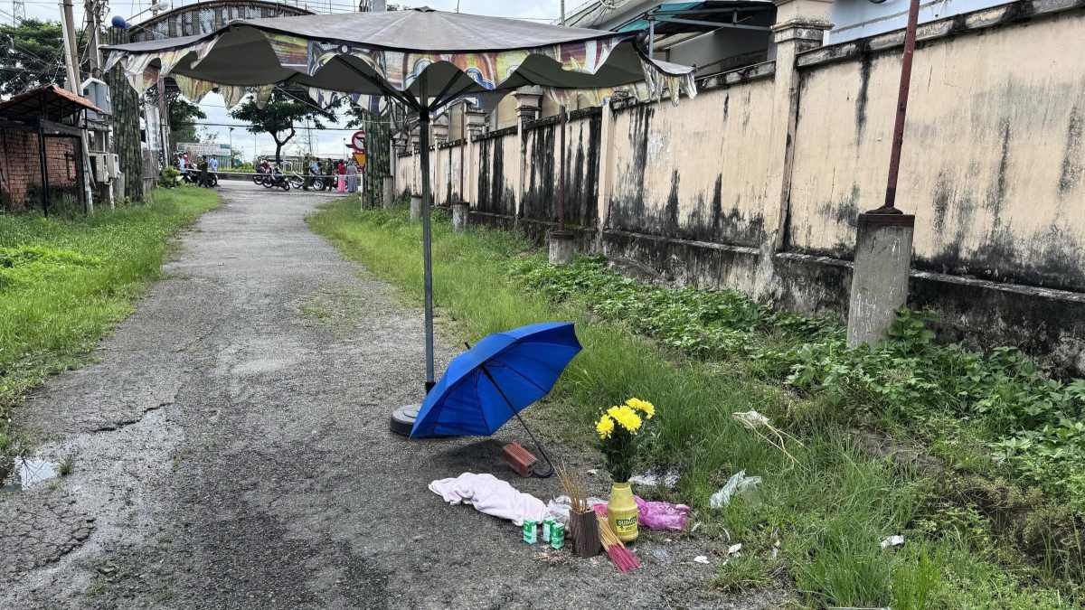 Scene of the discovery of a newborn baby's body in Ho Chi Minh City