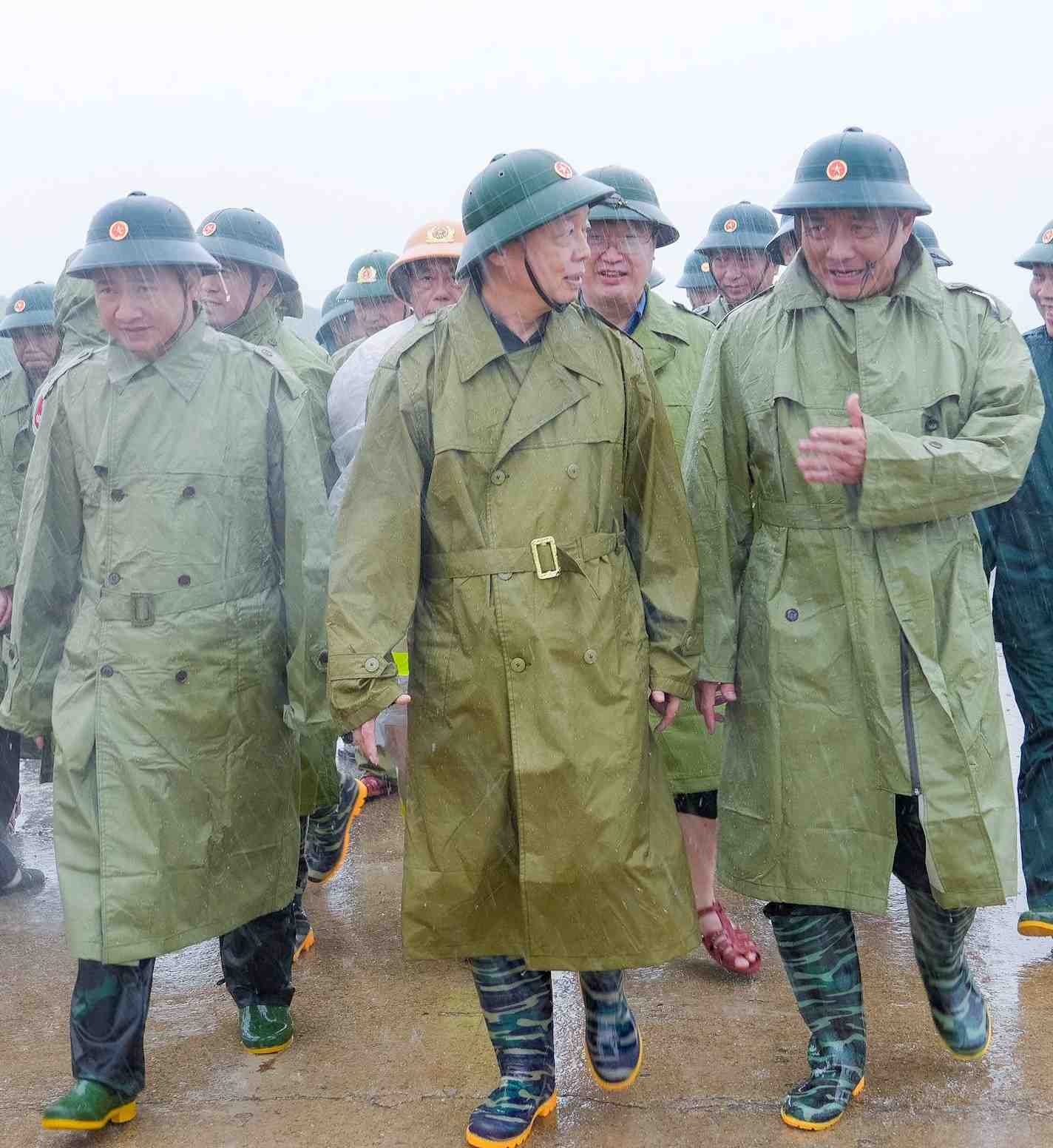 Pho Thu tuong Chinh phu Tran Hong Ha yeu cau phai bao dam an toan tuyet doi cho nguoi dan. Anh: Pham Bang