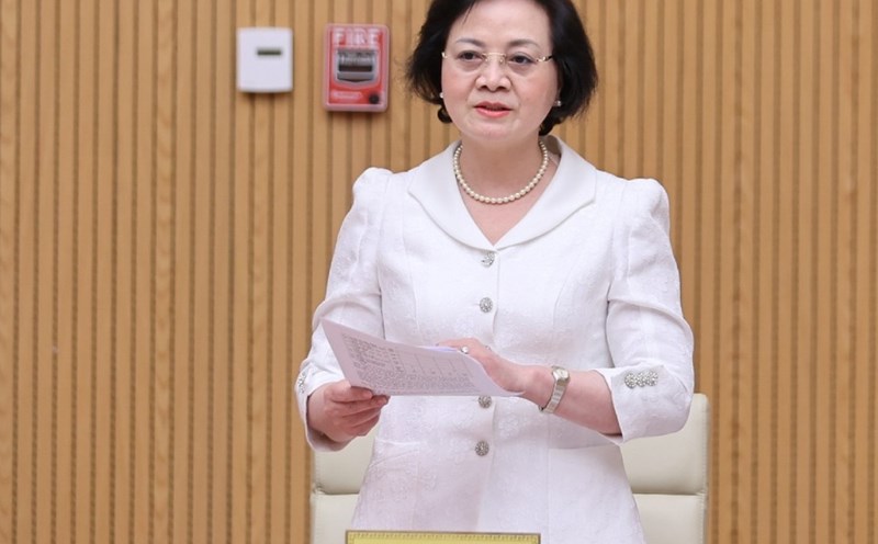 Minister of Home Affairs Pham Thi Thanh Tra - Deputy Head of the Government Steering Committee - requested strict handling of acts of policy profiteering when implementing Decree 178. Photo: VGP