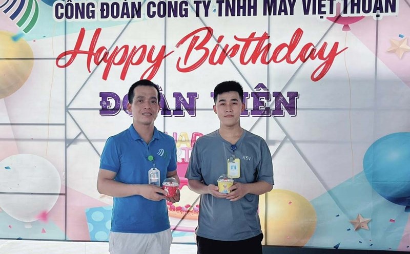 The Trade Union of Viet Thuan Garment Company Limited (Ninh Binh province) organized a birthday party for union members and workers in August. Photo: Viet Thuan Trade Union