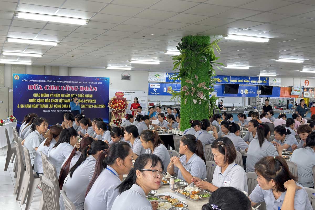 Khong khi chuong trinh bua com Cong doan. Anh: LDLD Quang Ninh