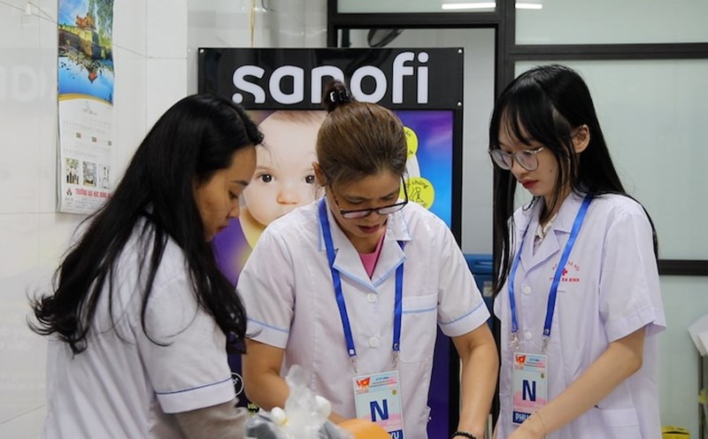 The medical station in Hanoi is busy serving the A80 parade and parade.