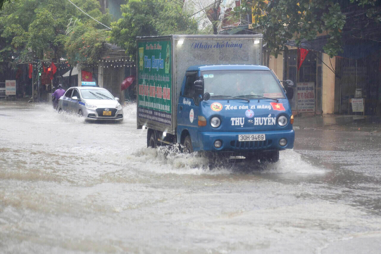 Duong An Duong Vuong, khu vuc qua phuong Thong Nhat, tinh Phu Tho bi ngap sau, phuong tien luu thong kho khan. 