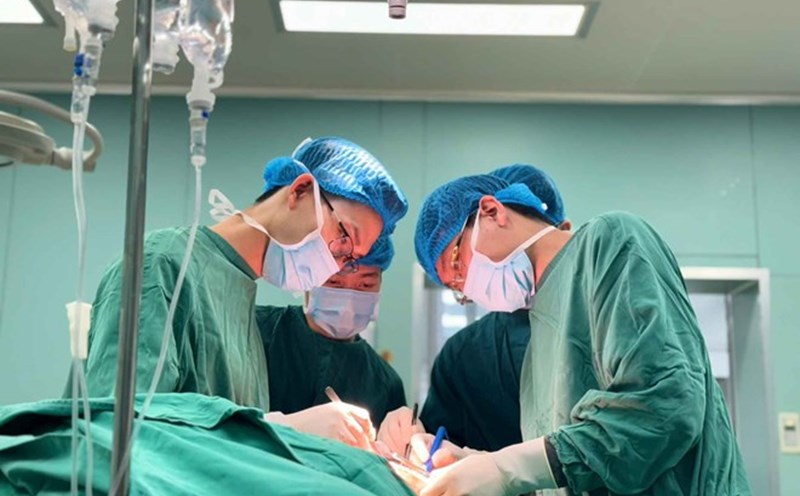 Propose many preferential allowances for medical staff. Photo: Thanh Dang