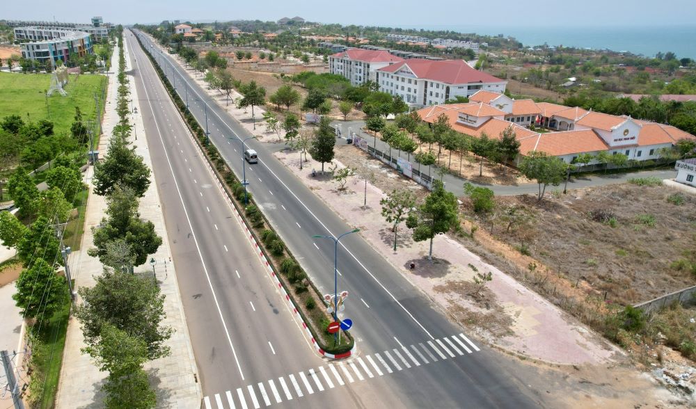 Duong ven bien Vo Nguyen Giap (DT.706B) da hoan thanh va dua vao khai thac. Anh: Duy Tuan 