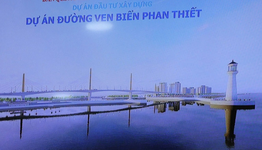 Phoi canh cau vuot song tren du an duong ven bien. Anh: UBND tinh