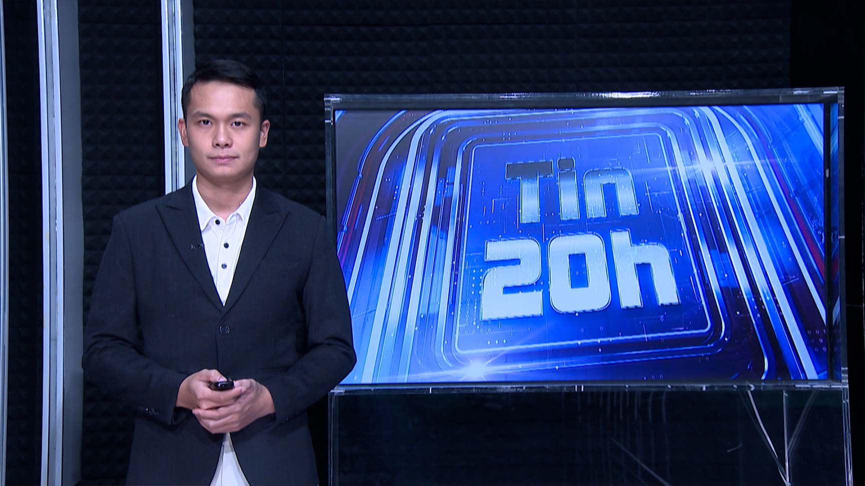 Infos 20h : Les habitants qui regardent le defile militaire seront servis gratuitement avec du pain et de l'eau