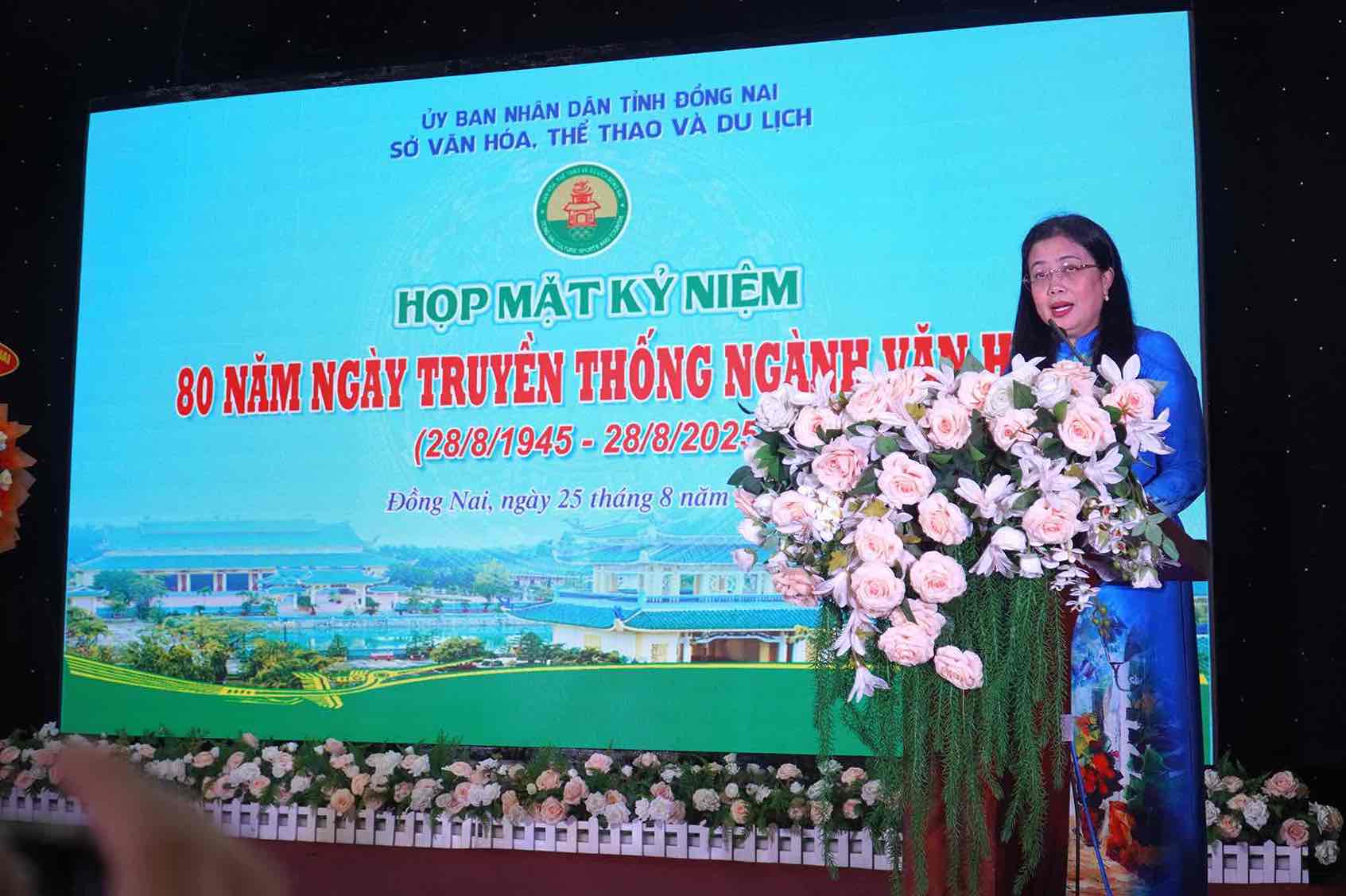 Ba Le Thi Ngoc Loan, Tinh uy vien, Giam doc so Van hoa, The thao va Du lich tinh Dong Nai phat bieu. Anh: HAC