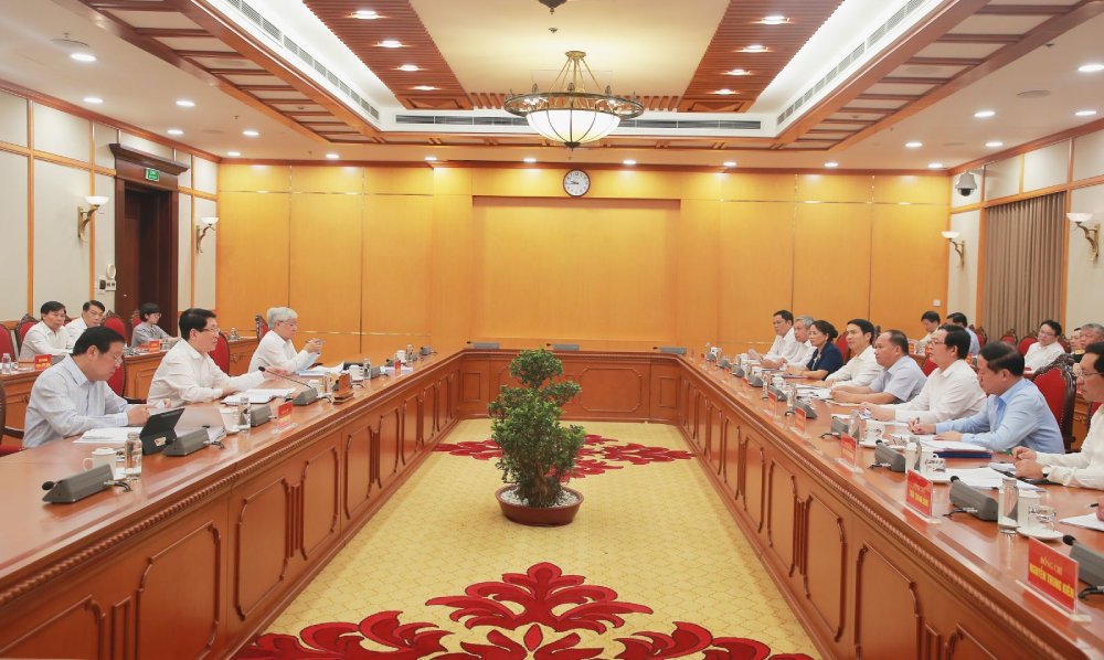 To cong tac cua Bo Chinh tri lam viec voi Ban Thuong vu Tinh uy Gia Lai. Anh: Dangcongsan.vn
