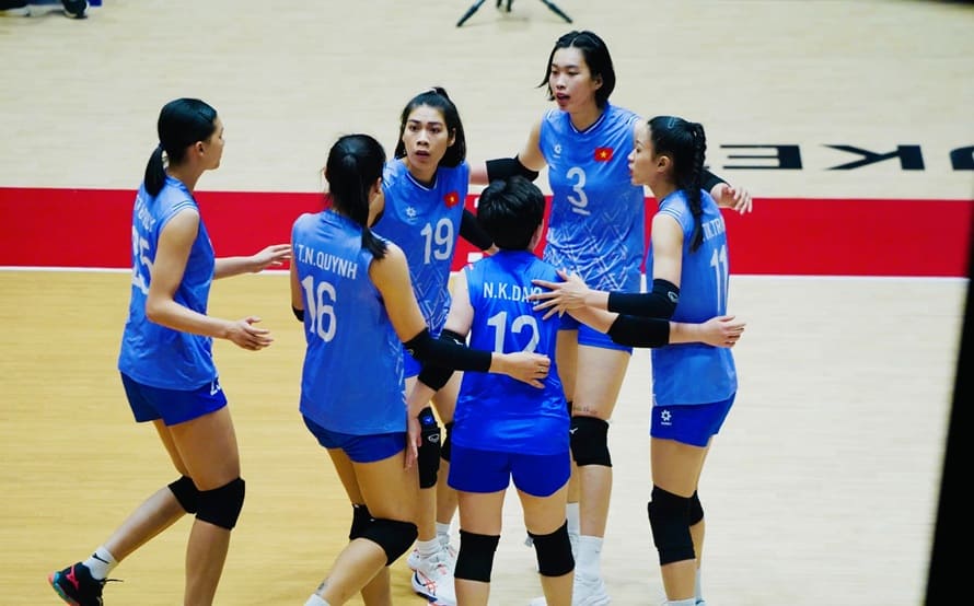 Coach Nguyen Tuan Kiet is very confident that the Vietnamese women's volleyball team will have a positive result in the final match. Photo: VFV